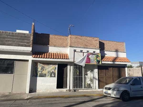 Fotografia tomada fuera de Imprenta Feeling Publicidad Taller e insumos publicitarios - Societe de Flocage en San Luis Potosí, S.L.P.