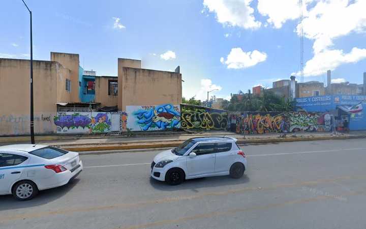 Fotografia tomada fuera de Iz zi contrataciones janet - Servicio de marketing por Internet en Playa del Carmen, Q.R.