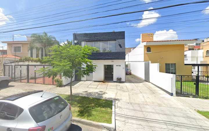 Fotografia tomada fuera de MARKETING CENTER QREFAT - Agencia de publicidad en Zapopan, Jal.